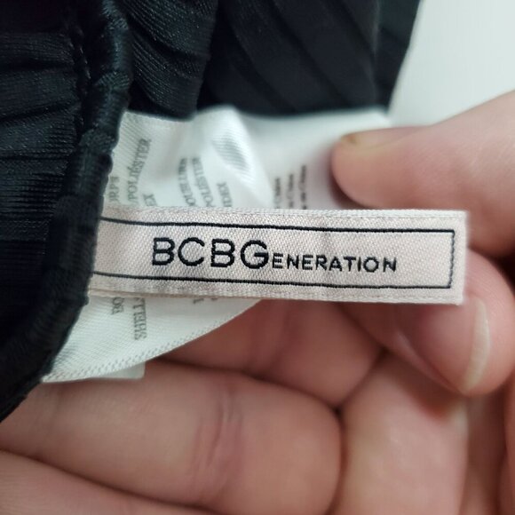 BCBGeneration Women's Black Ribbed Cut Out Stomach Back One Piece Swimsuit L - Picture 4 of 7